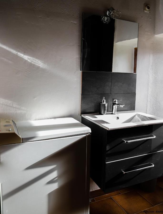 Gite Du Tilleul - 2 Etoiles - Domaine De L'Olivier Faugeres  ภายนอก รูปภาพ